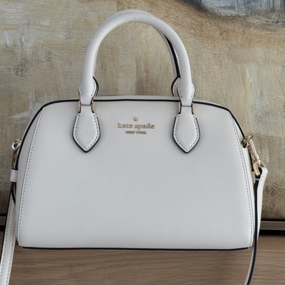 AUTHENTIC KATE SPADE NY crossbody Dolly Duffle in Meringue pre-owned - Picture 1 of 13